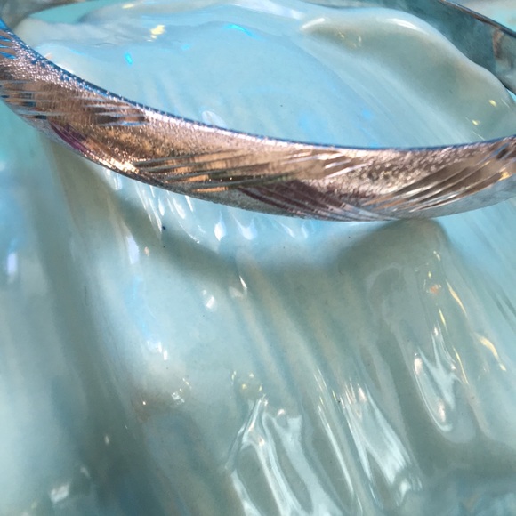 Silver bangle - Picture 5 of 5